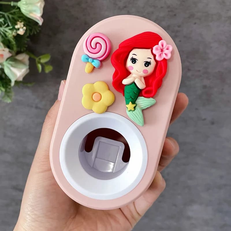 Dziecięcy dozownik pasty do zębów. Twój maluch nareszcie polubi je myć! 🪥 💦 👧 👦🏻 Naciskasz i już! Pasta sama ląduje na szczotecze!