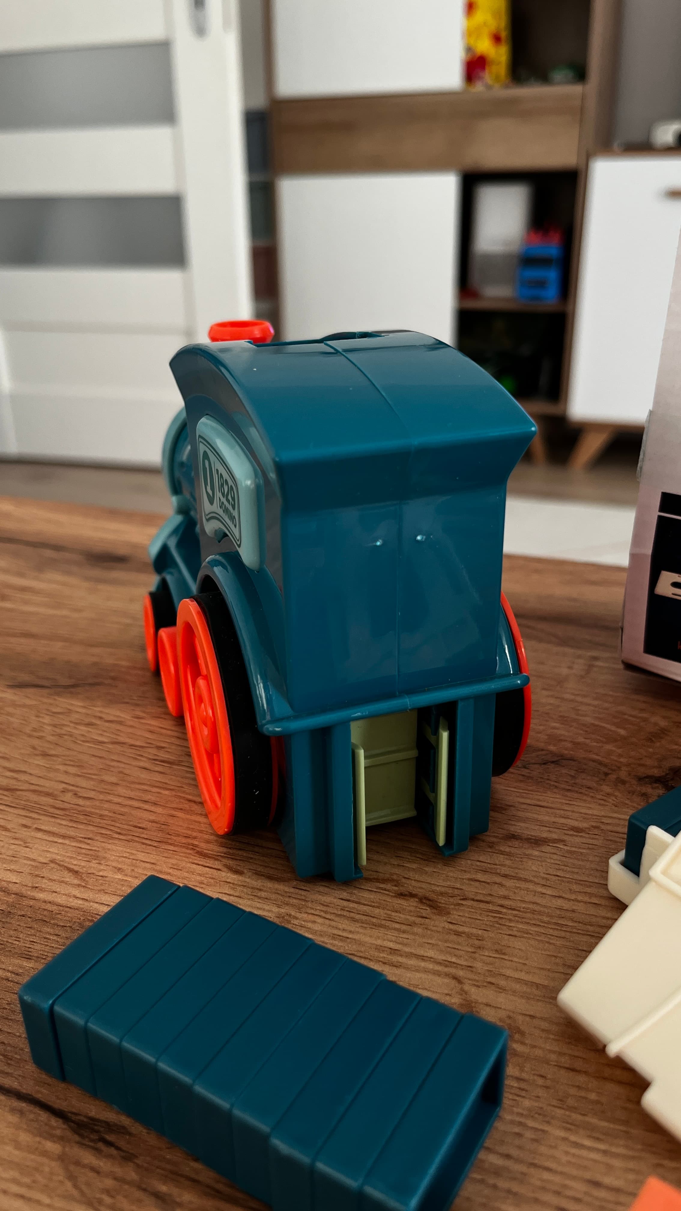 🚂 Pociąg Domino Master! Twoja osobista fabryka frajdy! 🌈 Aż 63 elementy!