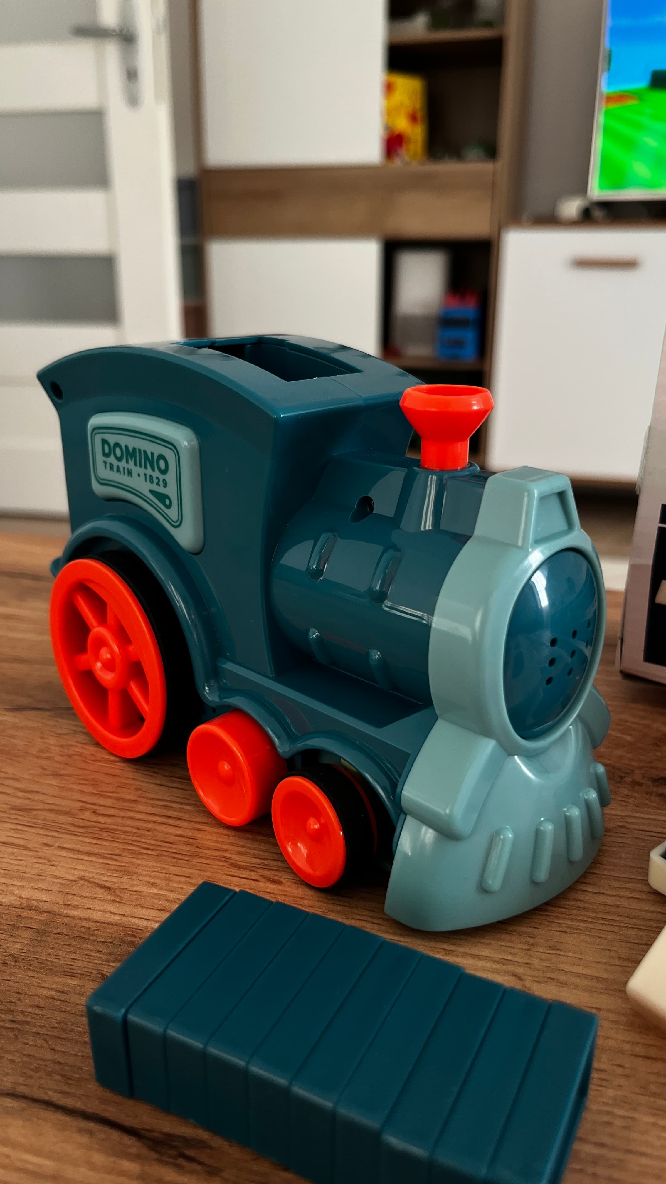 🚂 Pociąg Domino Master! Twoja osobista fabryka frajdy! 🌈 Aż 63 elementy!